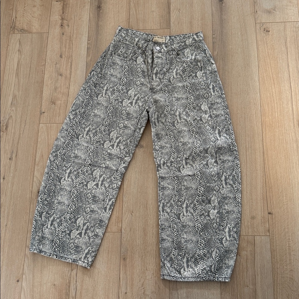 We the free people good luck snake print barrel jeans 27
